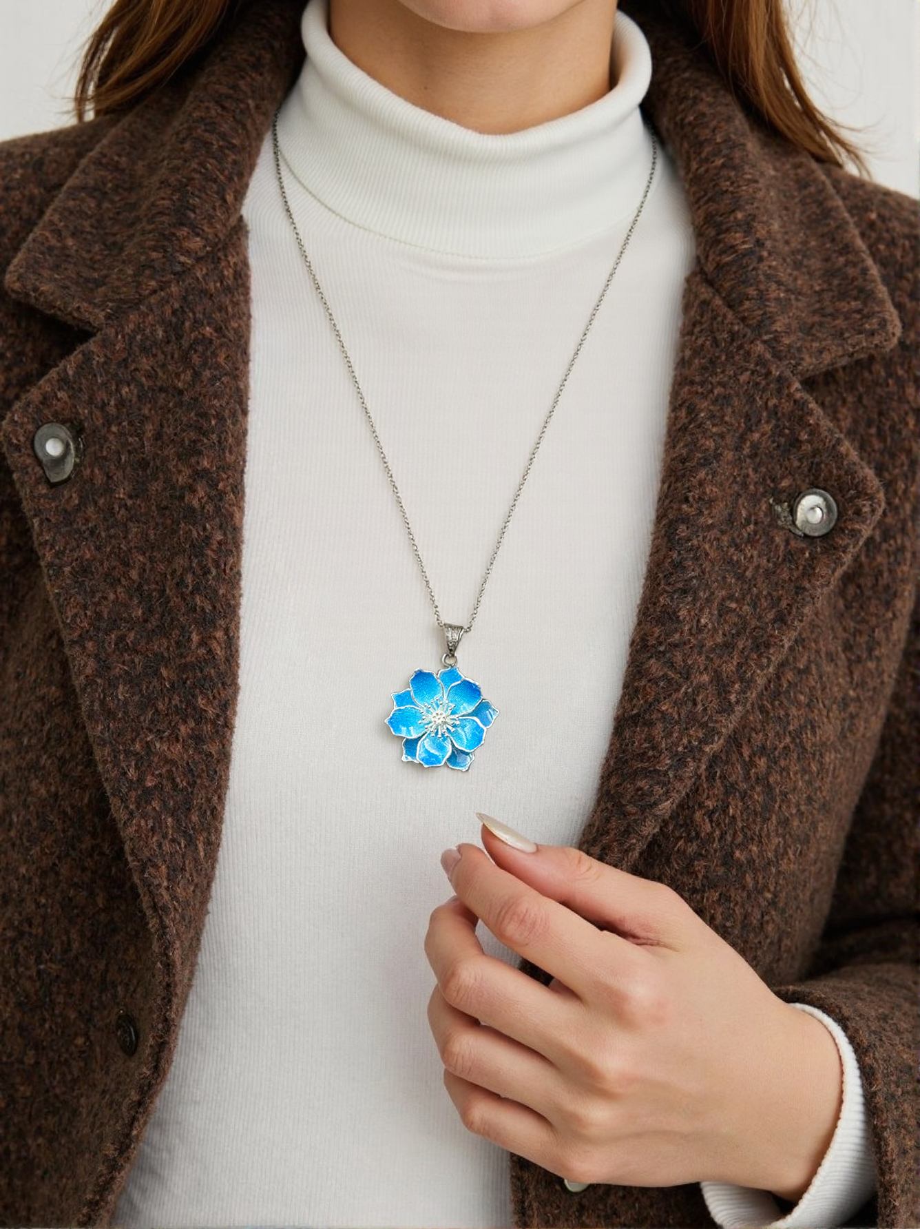 Azure Lotus: Handgefertigte Cloisonné-Kunst