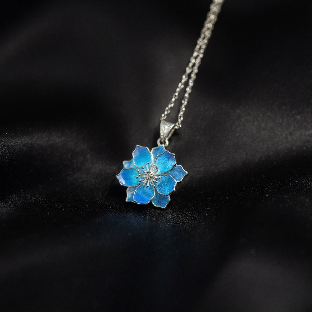 Azure Lotus: Handgefertigte Cloisonné-Kunst