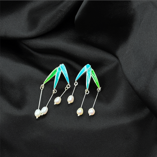 Exquisite grass-shaped enamel studs